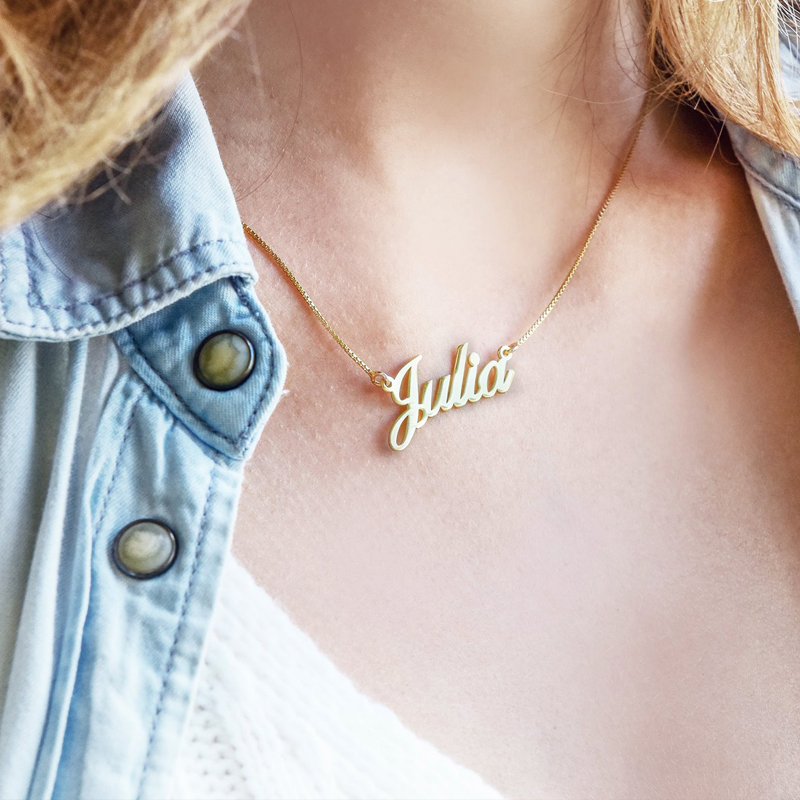 Collana con nome personalizzato carattere classico